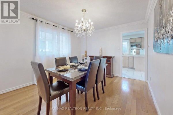 4 - 32 Subrisco Ave, Richmond Hill (Devonsleigh), ON 3