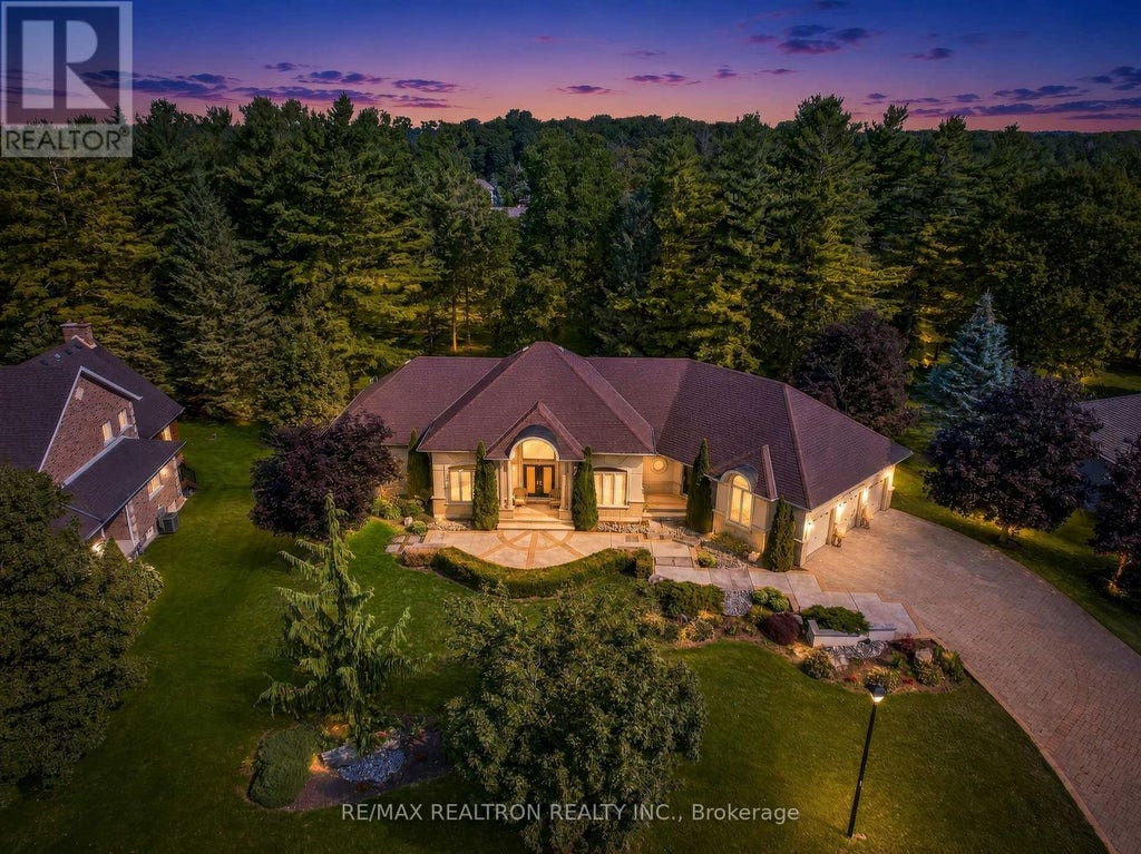 24 MAPLEHYRN AVENUE, EAST GWILLIMBURY (SHARON), ON L0G 1V0 - Image 135122245.jpeg?d=l