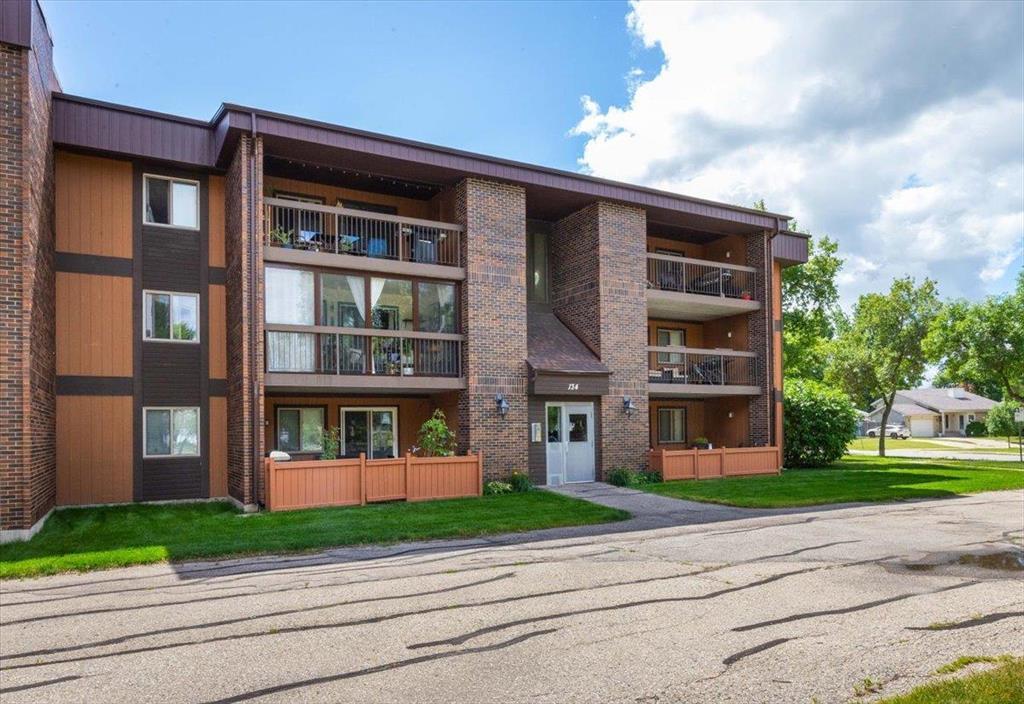 7 134 REGIS DRIVE, WINNIPEG, MB R2N 1K3 - Image 1626719516.jpeg?d=l