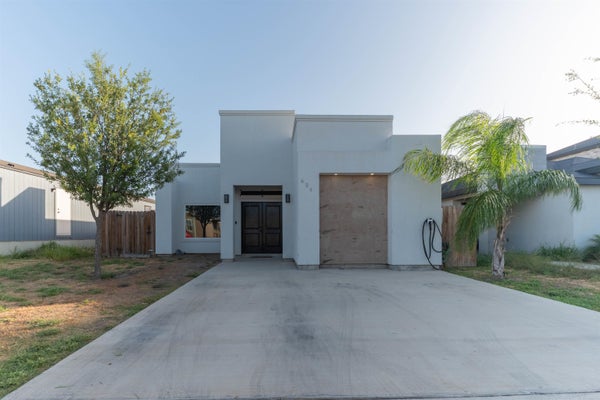 624 ROCKROSE DR, LAREDO, TX 78046 - Image 1b768194fd9a7da98ae6f8f63e52ee0c/3174334310