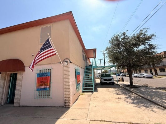 2901 SAN AGUSTIN AVE # 2, LAREDO, TX 78040 - Image 372aa3a11e3209d3f0076b1d9f4e7f10/2937047429