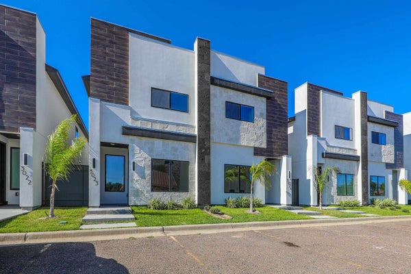 8218 CASA VERDE RD APT 3023, LAREDO, TX 78041 - Image 8a0c57d82d6e110da4293a809f802d6c/2261470209