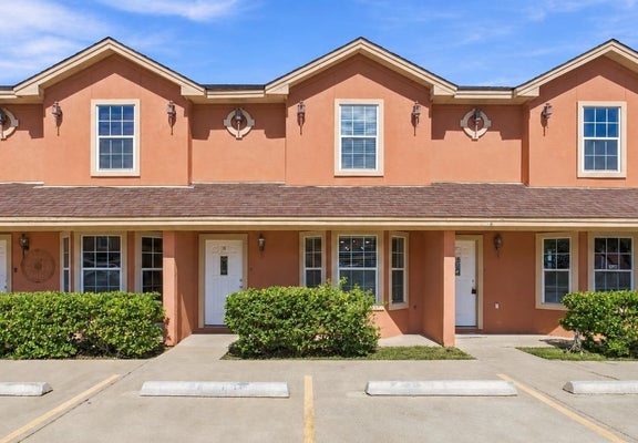 1016 DICKEY LN APT 15, LAREDO, TX 78043 - Image 8d70b84ba80a29aac2a76be5ca8f598e/668041881