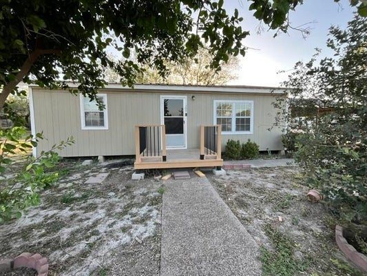 211 N 2ND AVE, FREER, TX 78357 - Image 8e34ac7f90ebeb84ec3ff4e24f7bc33d/2948158497