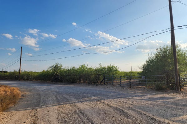 146 DOYLE ST, ZAPATA, TX 78076 - Image d637add3ffb2bdfa0d41600015534e33/445551841