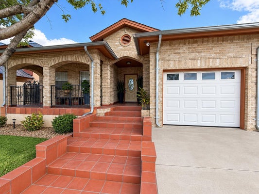 125 OTANES AVE, LAREDO, TX 78046 - Image e34688fc15e8fe237fc2a14d032a07ff/3298931585