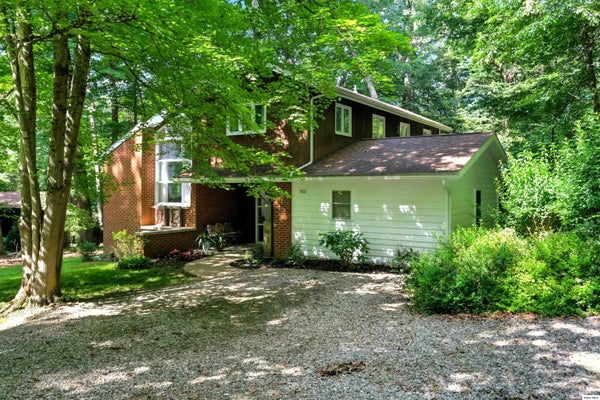 302 E WOODSIDE DR, GAMBIER, OH 43022 - Image 35b15804fe85e329a8a8a7d744c7b428/3448849782