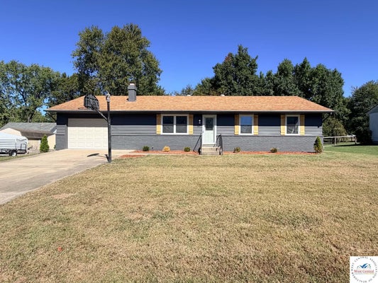 205 W MAGNOLIA ST, CLINTON, MO 64735 - Image 3cfeefecd505e25d2f6471cf996c0125/1555247458