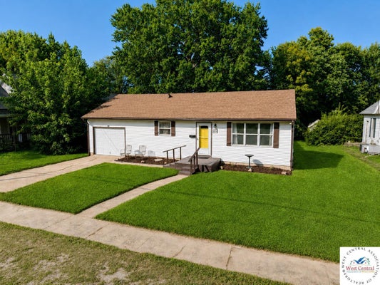 406 E FLORENCE ST, WINDSOR, MO 65360 - Image bdb53c27698d4bb26270d66c6bb91b21/2259544112