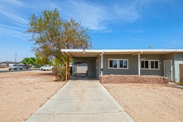 1325 S 11TH AVE, YUMA, AZ 85364 - Image 02caa2ea29b9b18f788401aa6f2ac99b/2052968479
