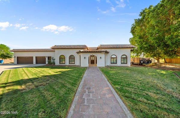 2725 W CINDY LOU LN, YUMA, AZ 85365 - Image 0d2f0b84b66732b17a3b3cfdc993e751/3601773849