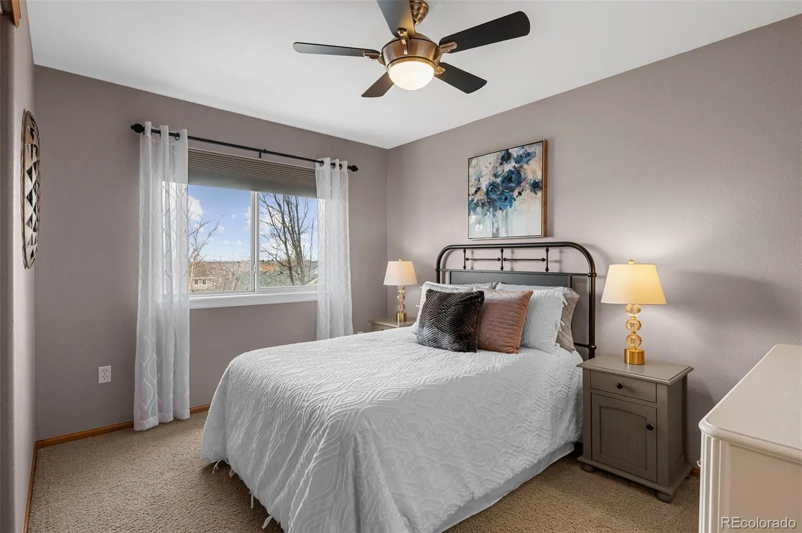 Centennial, Colorado 80015, United States, 4 Bedrooms Bedrooms, ,3 BathroomsBathrooms,Residential,Pending,92501