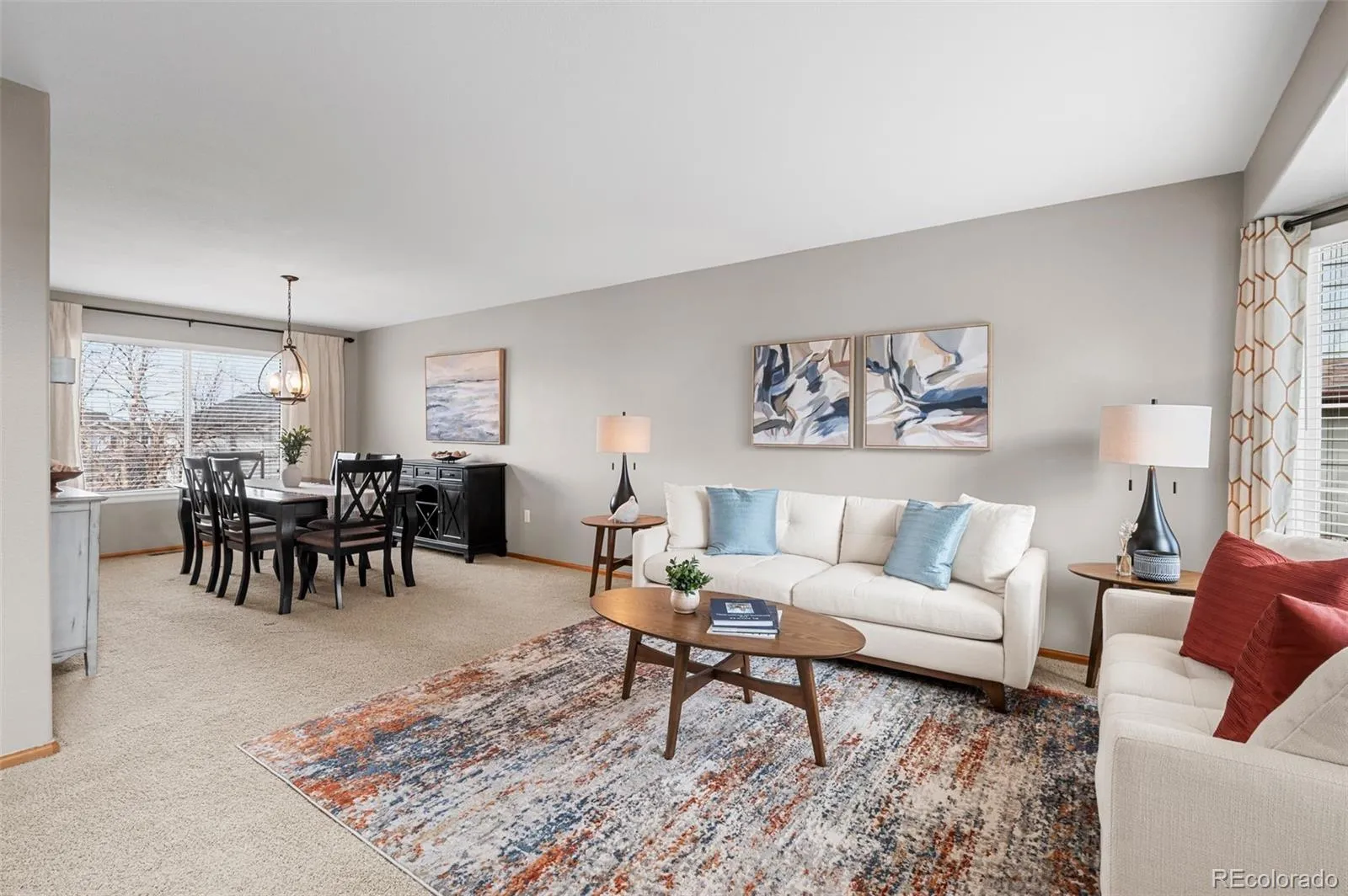 Centennial, Colorado 80015, United States, 4 Bedrooms Bedrooms, ,3 BathroomsBathrooms,Residential,Pending,92501