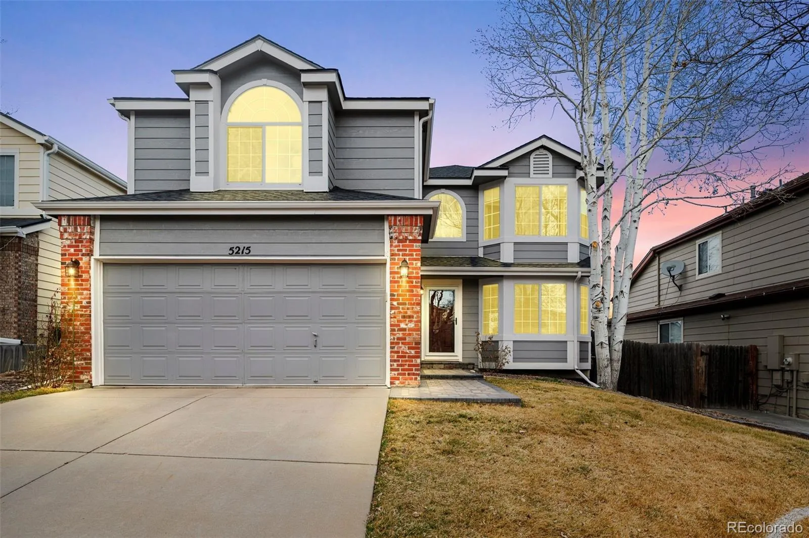 Centennial, Colorado 80015, United States, 4 Bedrooms Bedrooms, ,3 BathroomsBathrooms,Residential,Pending,92501