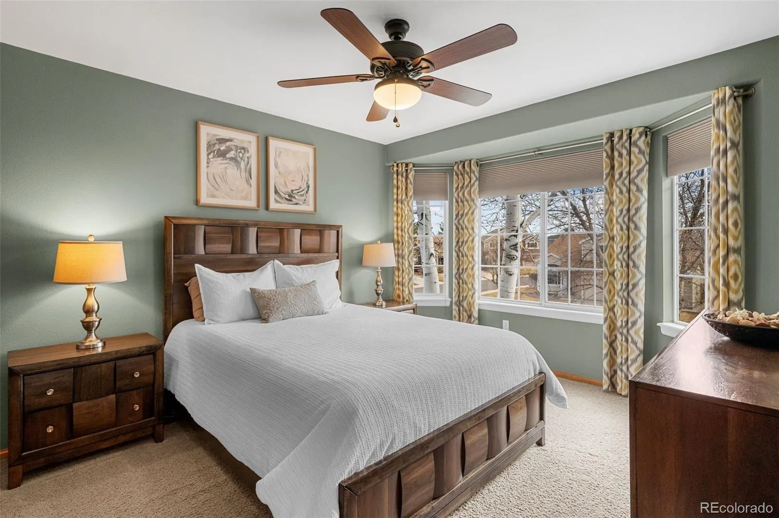 Centennial, Colorado 80015, United States, 4 Bedrooms Bedrooms, ,3 BathroomsBathrooms,Residential,Pending,92501