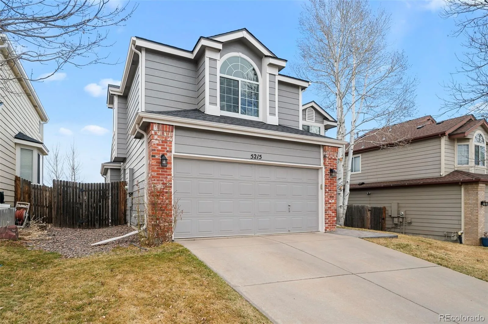 Centennial, Colorado 80015, United States, 4 Bedrooms Bedrooms, ,3 BathroomsBathrooms,Residential,Pending,92501
