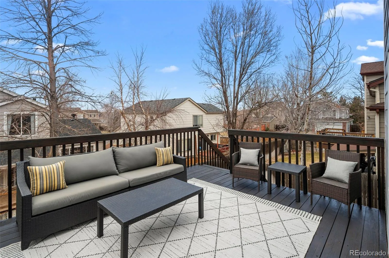 Centennial, Colorado 80015, United States, 4 Bedrooms Bedrooms, ,3 BathroomsBathrooms,Residential,Pending,92501