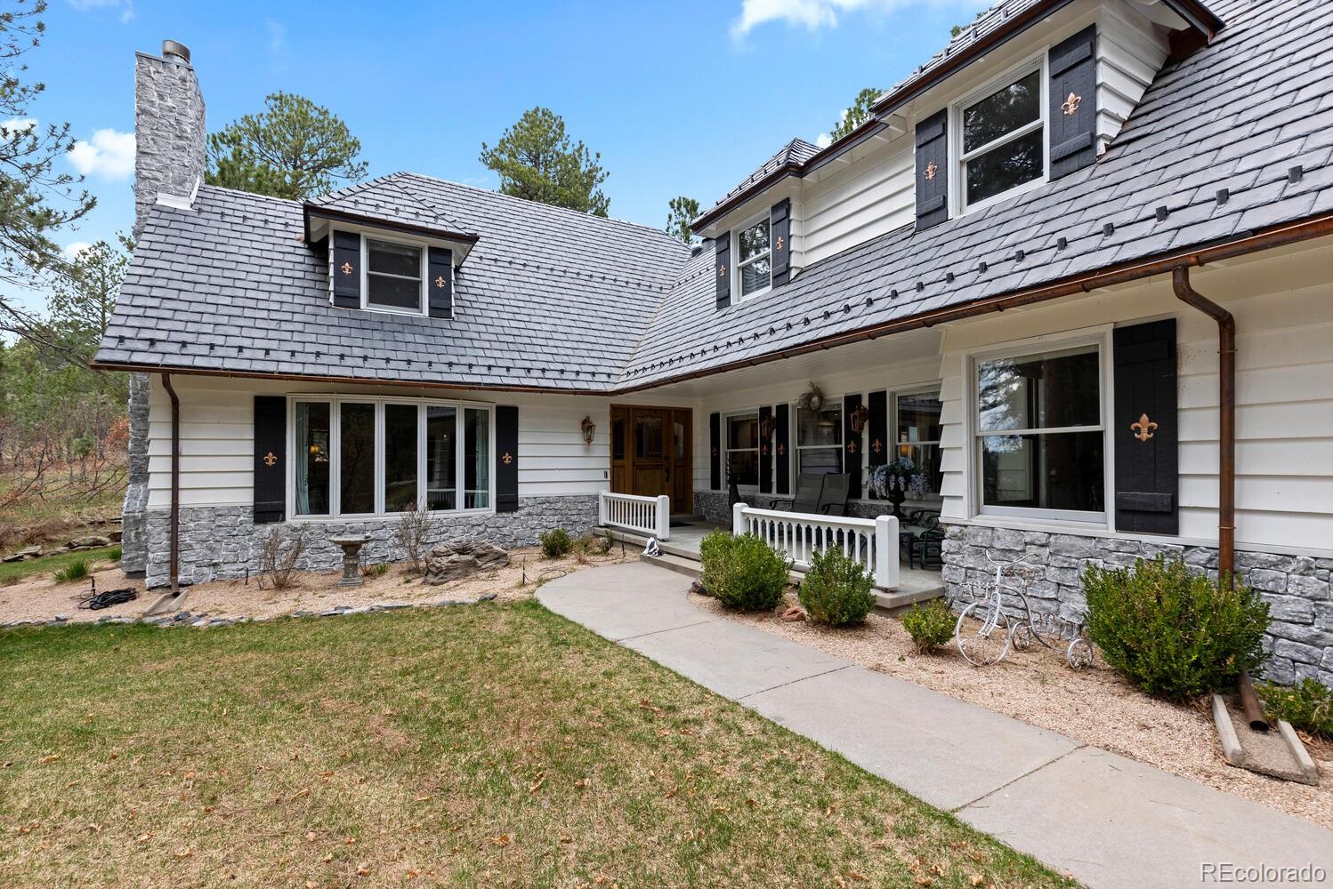 689 Red Deer Road