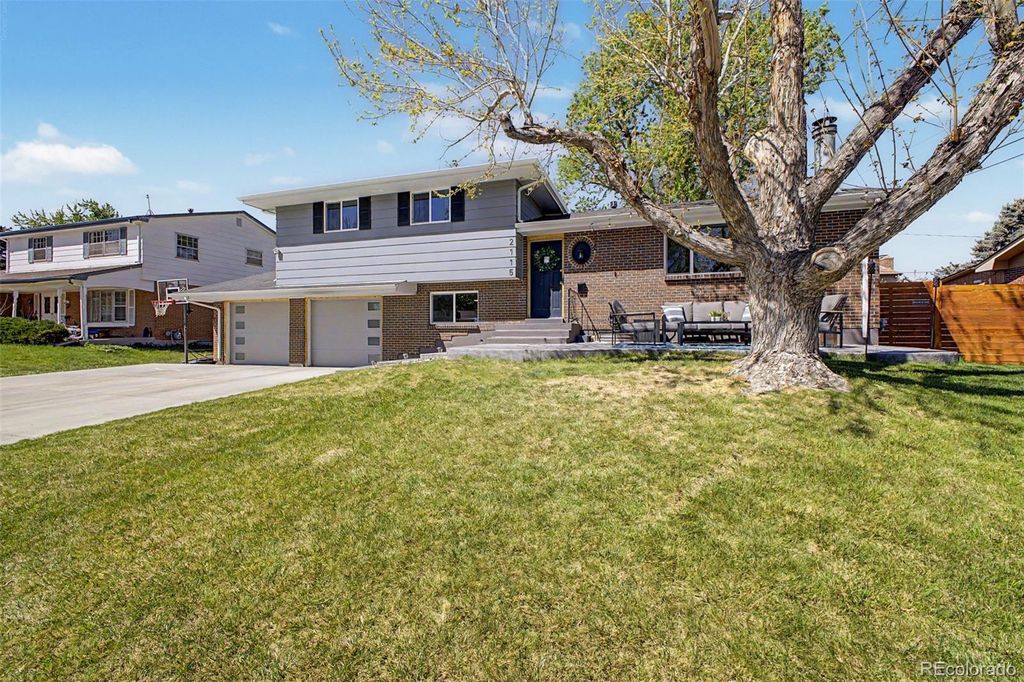 Photo of 2115 S Ammons Street, Lakewood, CO 80227 (MLS # 5632964)