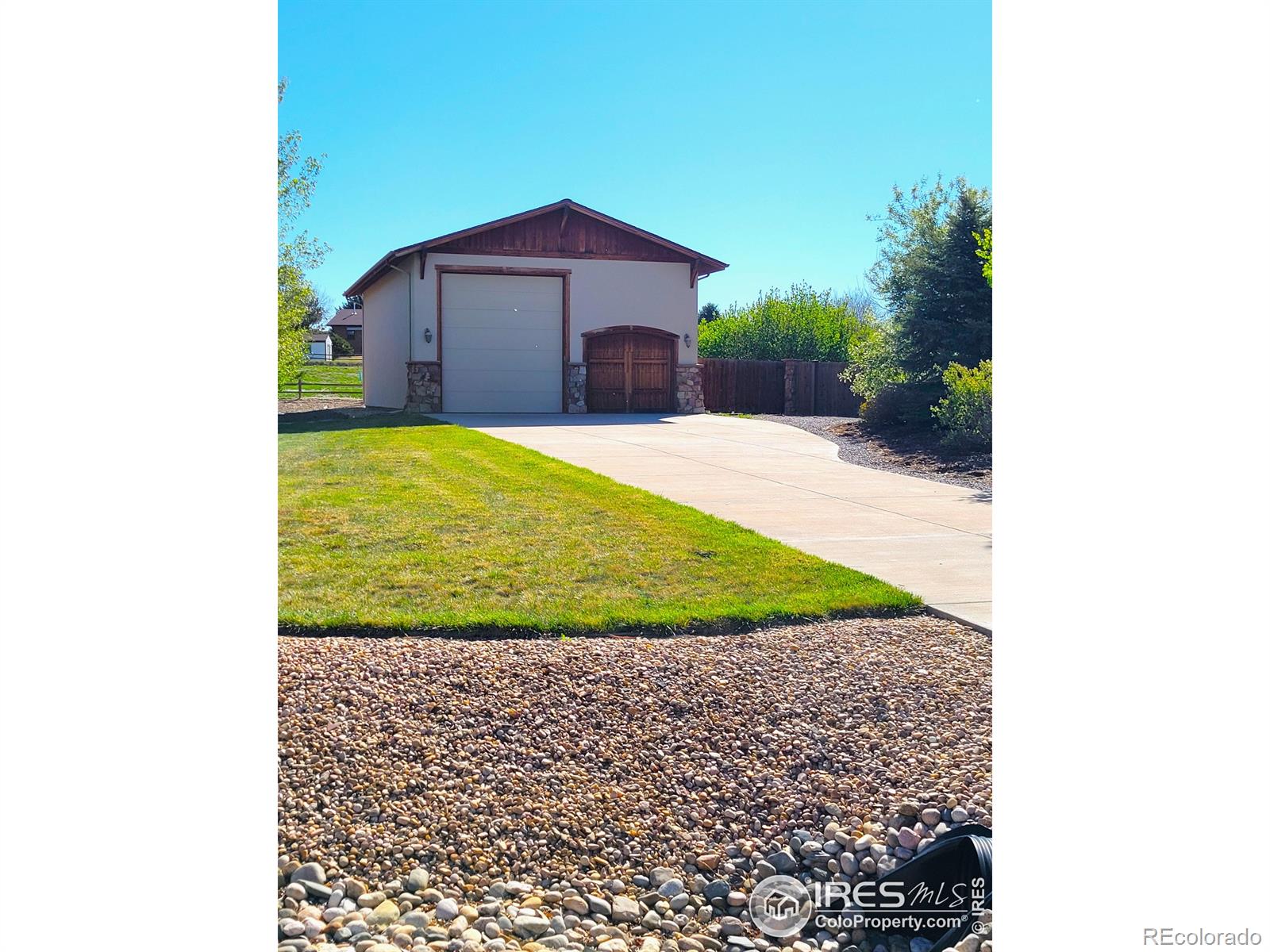 6825 Apache Road