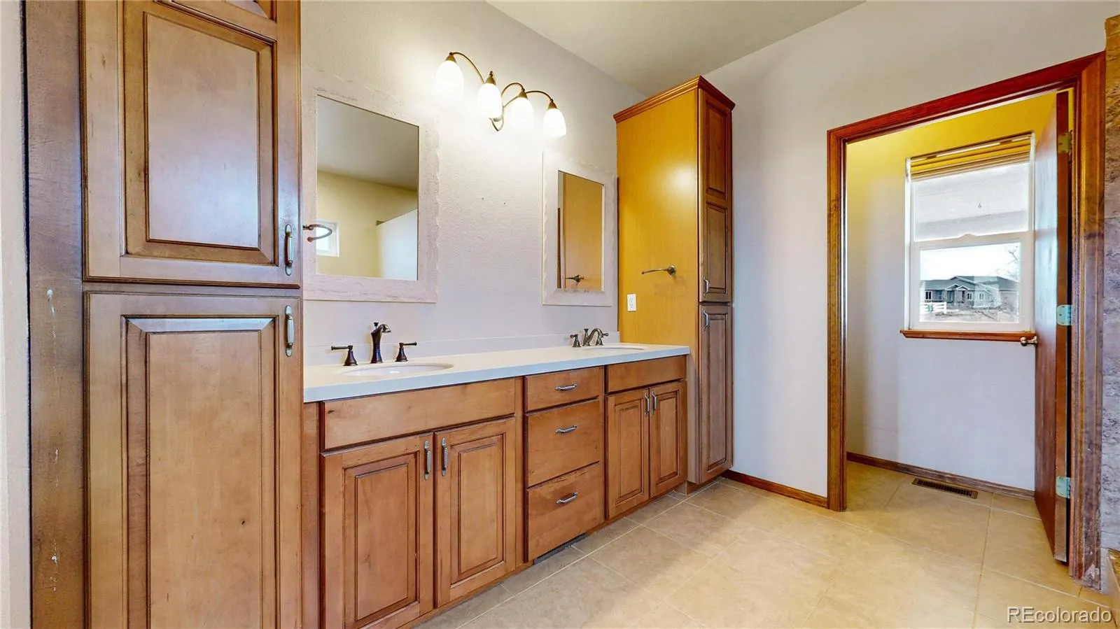 Keenesburg, Colorado 80643, United States, 3 Bedrooms Bedrooms, ,3 BathroomsBathrooms,Residential,Active,36285