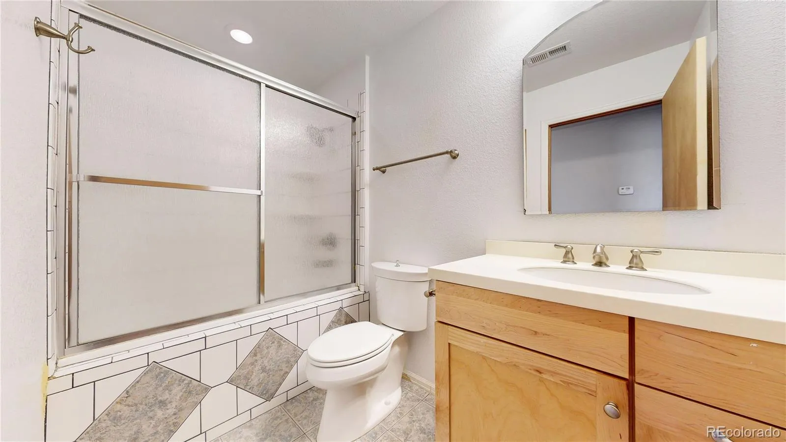 Keenesburg, Colorado 80643, United States, 3 Bedrooms Bedrooms, ,3 BathroomsBathrooms,Residential,Active,36285