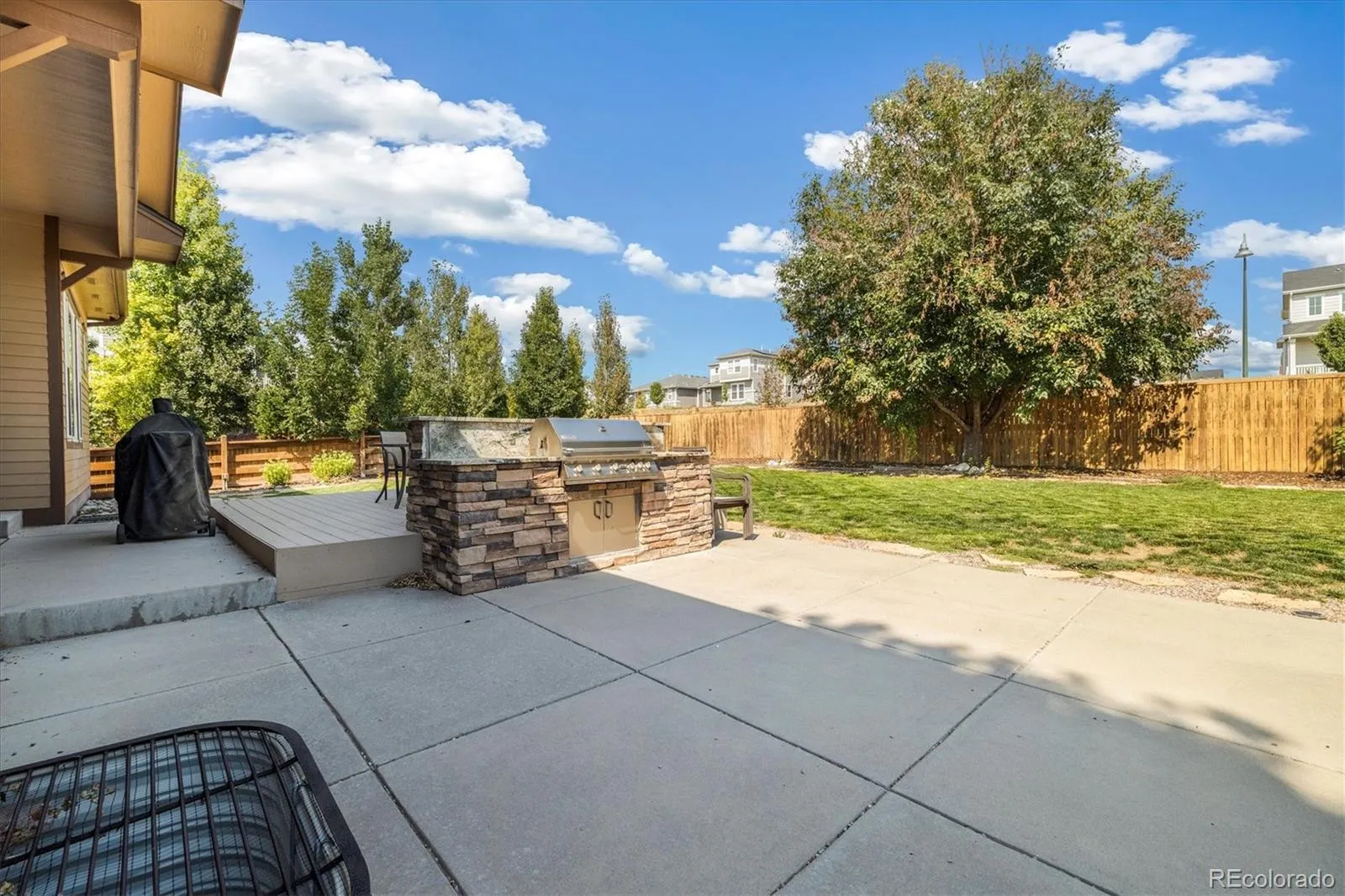 Commerce City, Colorado 80022, United States, 5 Bedrooms Bedrooms, ,3 BathroomsBathrooms,Residential,Active,191252