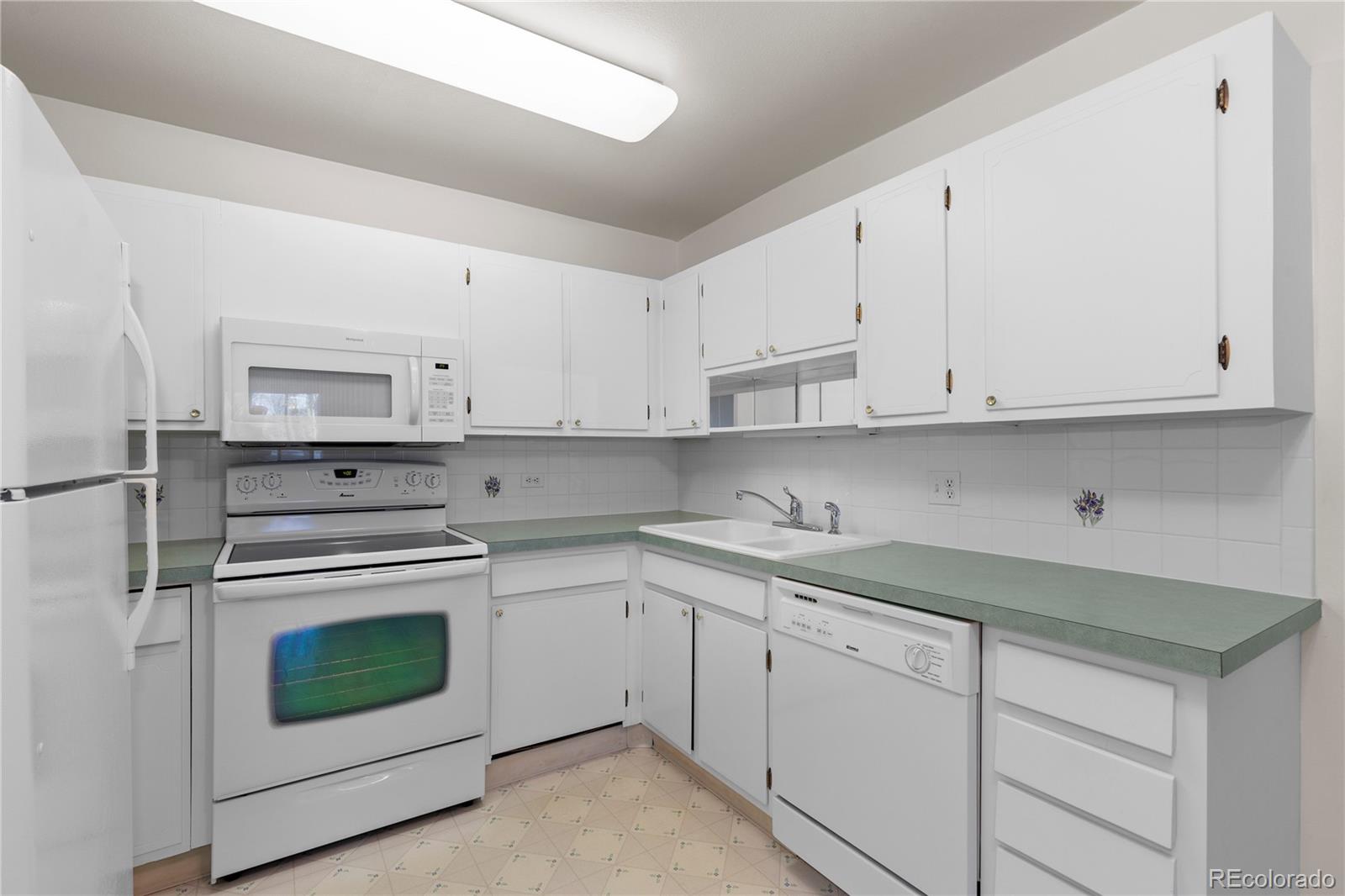 750 S Clinton Street 2B