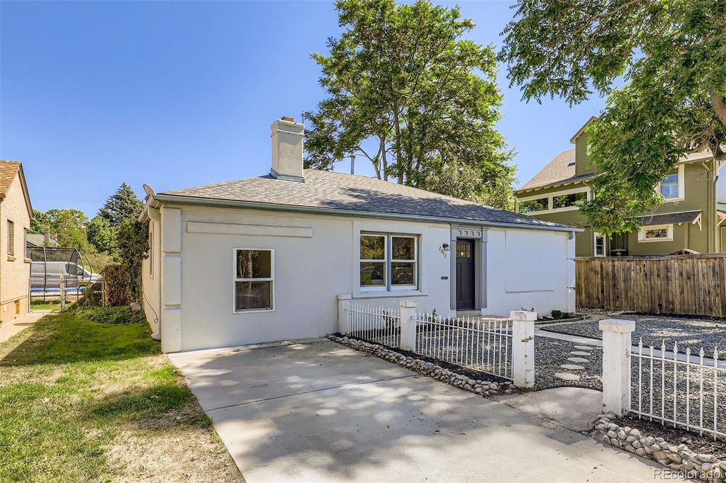 Photo of 2612 Albion Street, Denver, CO 80207 (MLS # 8350556)