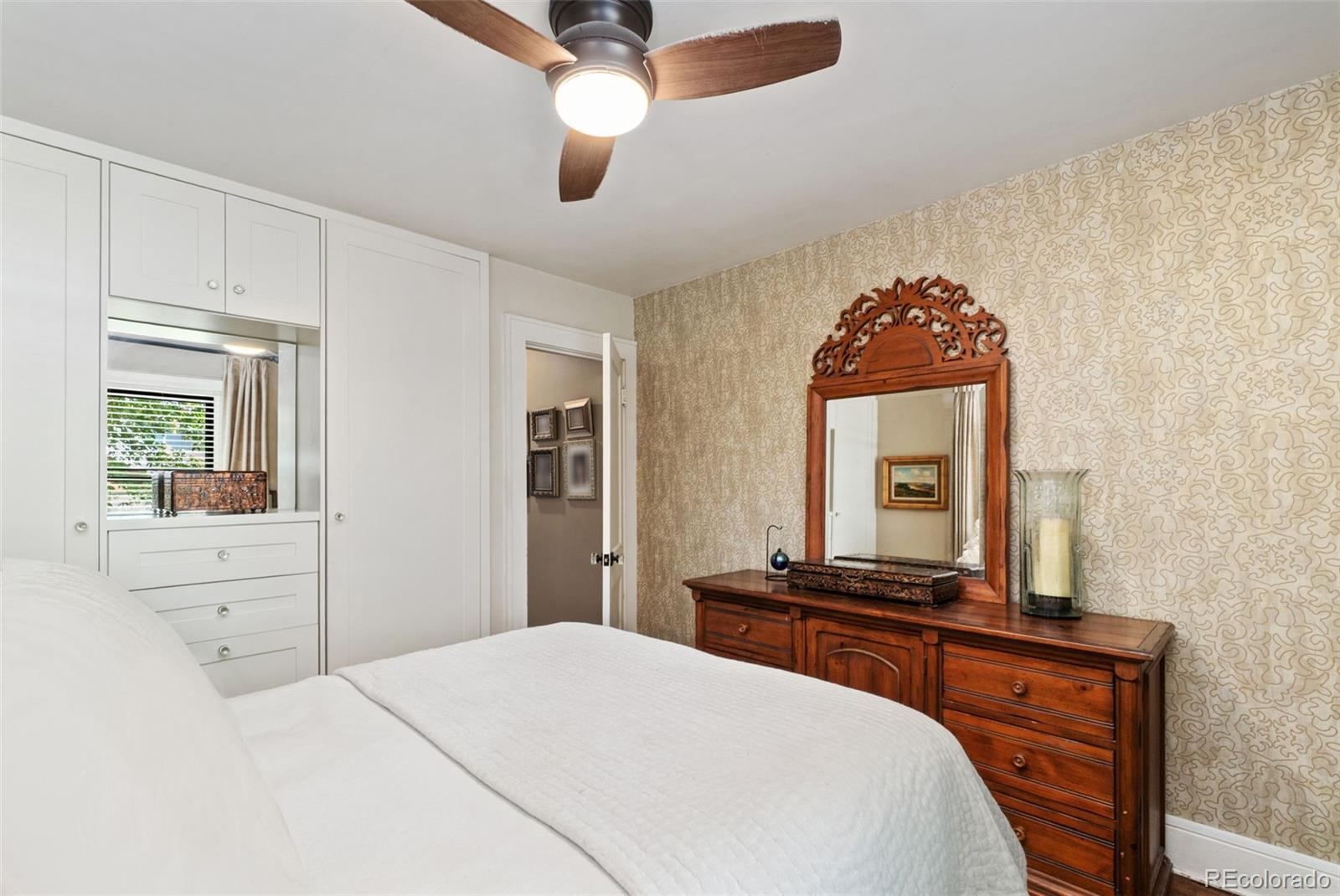 3042 S Lincoln Street