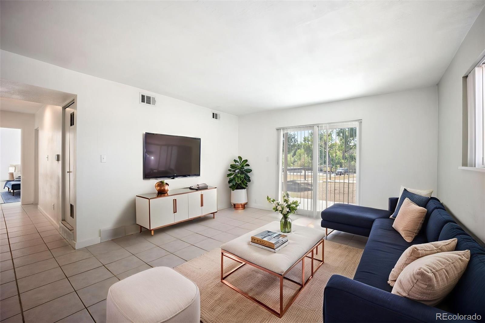 100 E Highline Circle 105, Centennial, CO, 80122 4 100 E Highline Circle 105