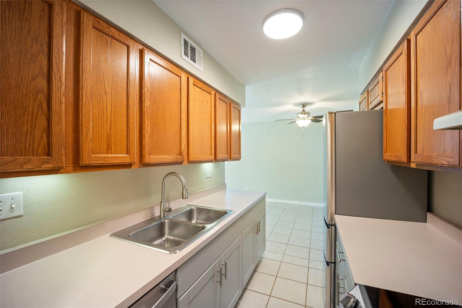 100 E Highline Circle 105, Centennial, CO, 80122 2 100 E Highline Circle 105