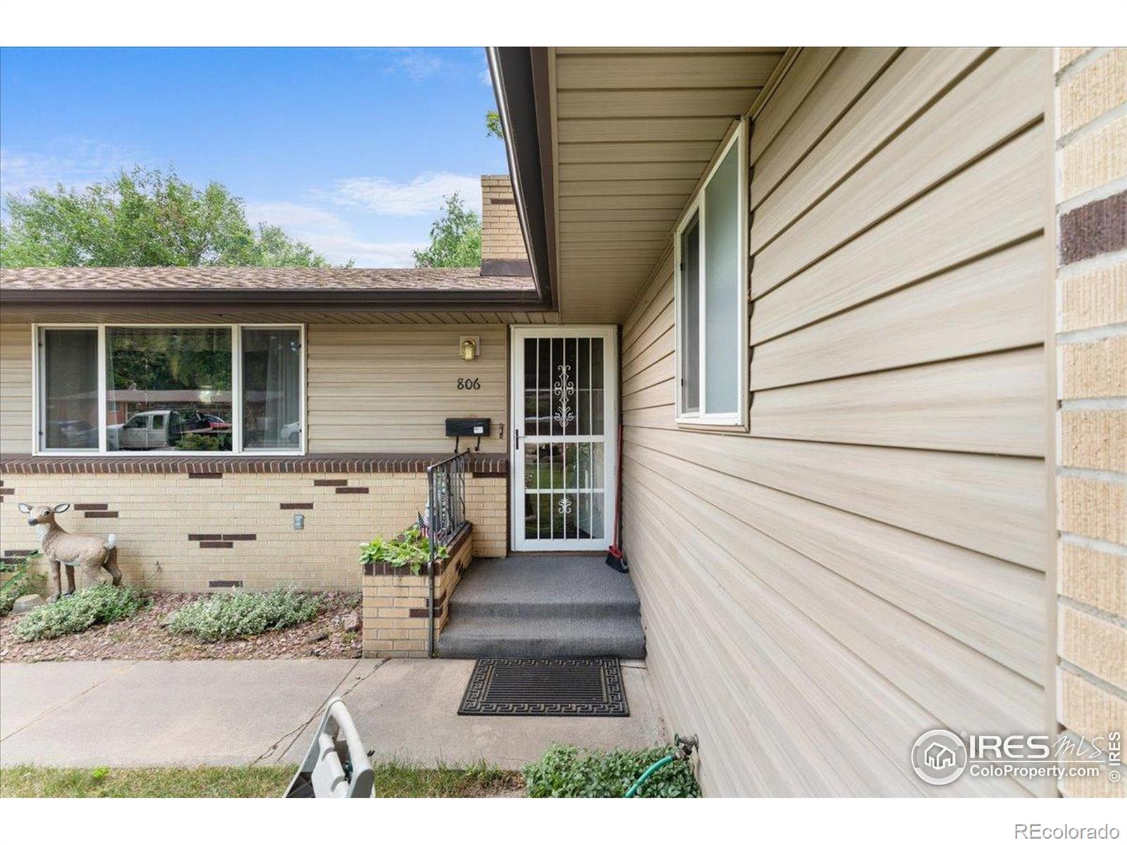 806 E Kelly Drive