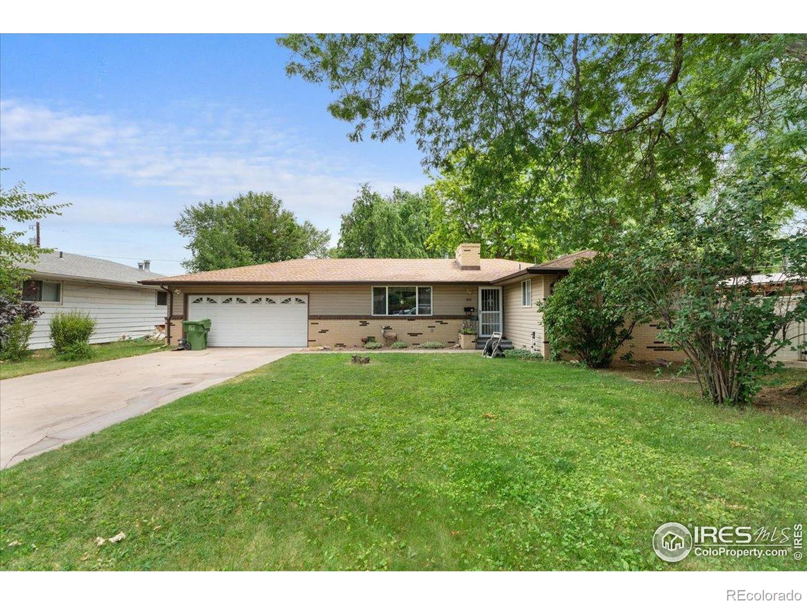 806 E Kelly Drive
