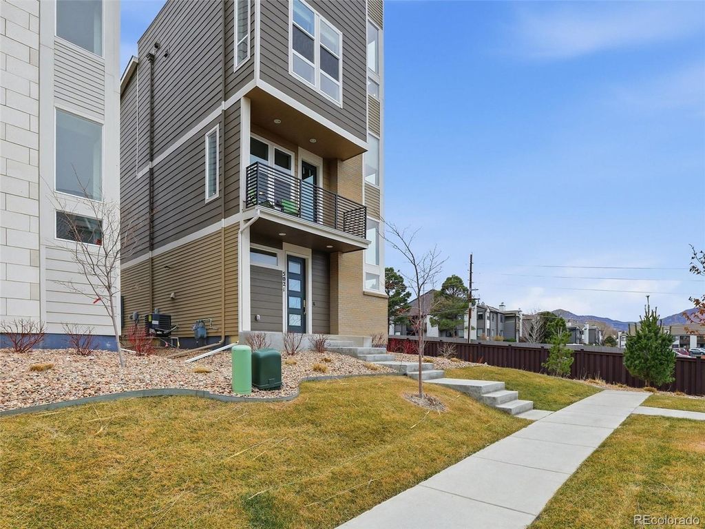 Photo of 5021 S Robb Street, Littleton, CO 80127 (MLS # 3810776)