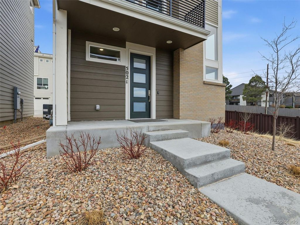 Photo of 5021 S Robb Street, Littleton, CO 80127 (MLS # 3810776)