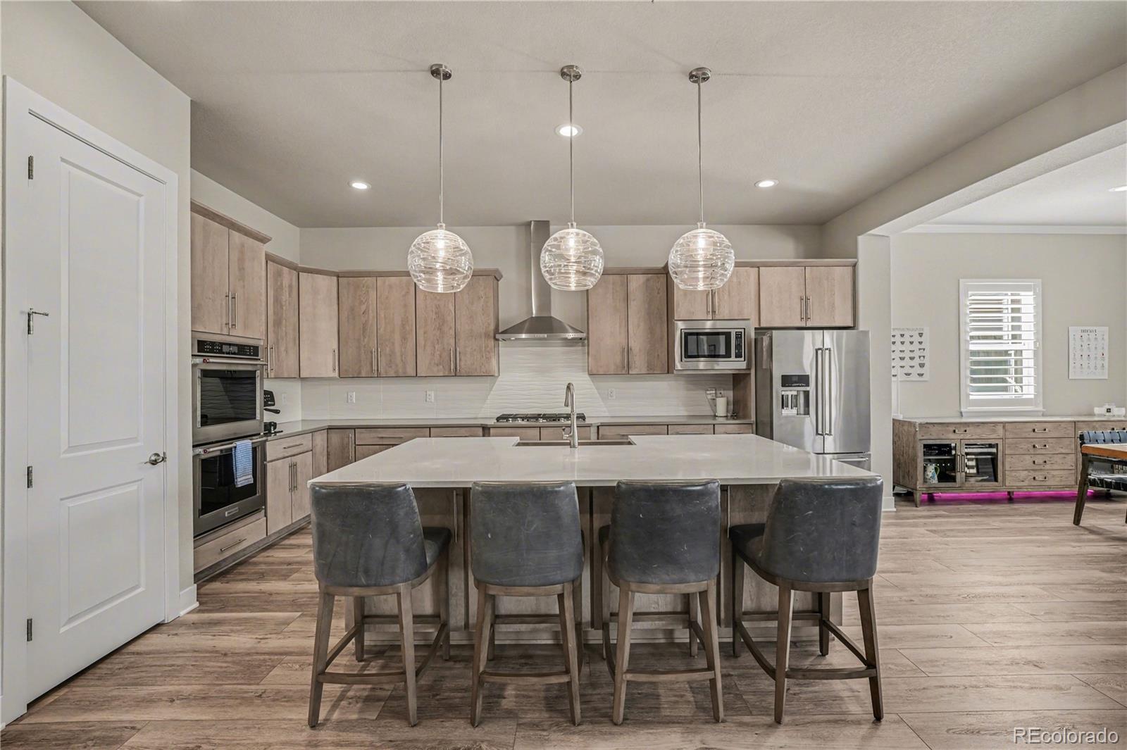 27600 E Lakeview Drive