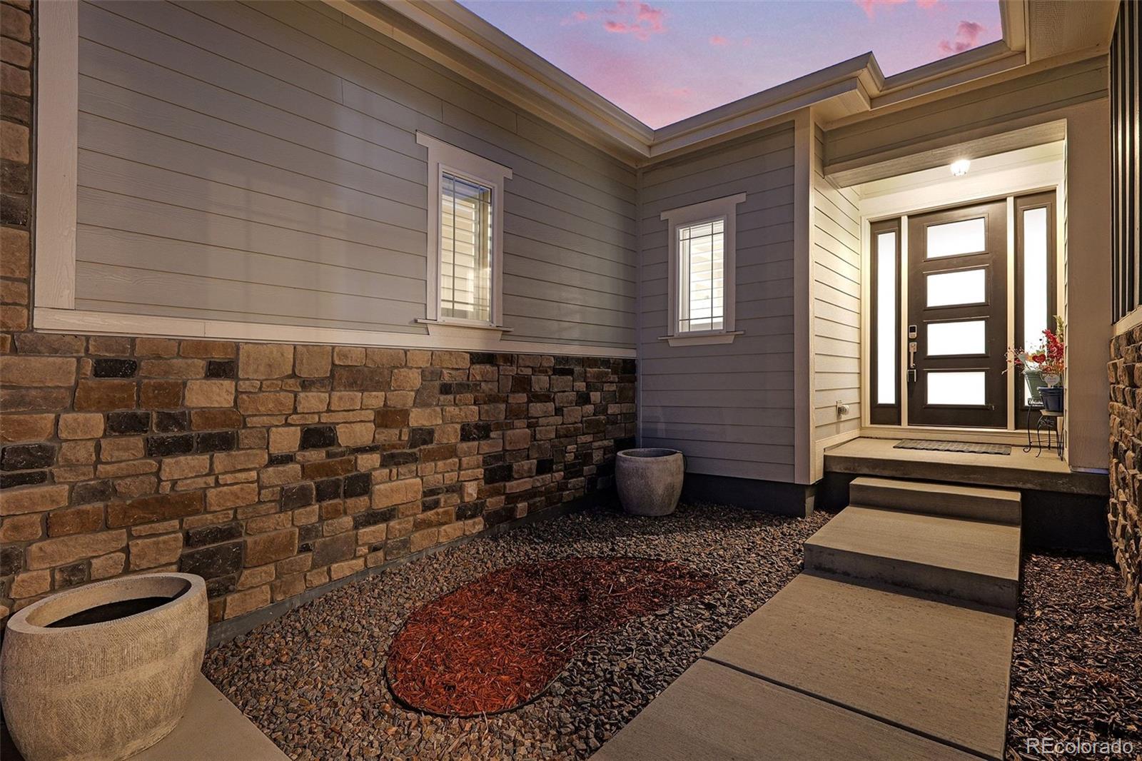 27600 E Lakeview Drive