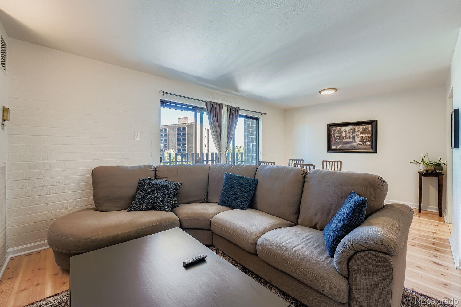 460 S Marion Parkway 952