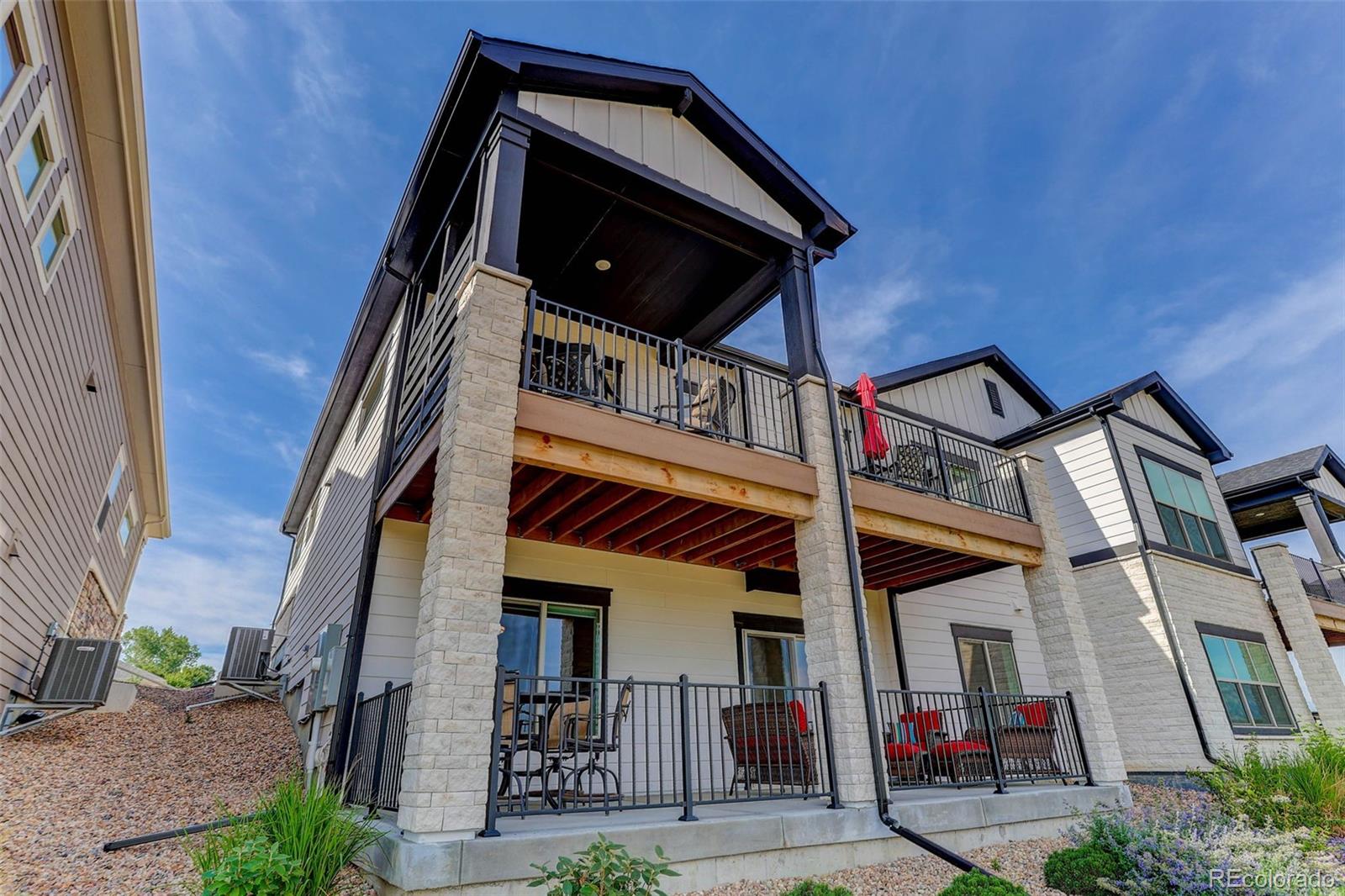 975 W 128th Place