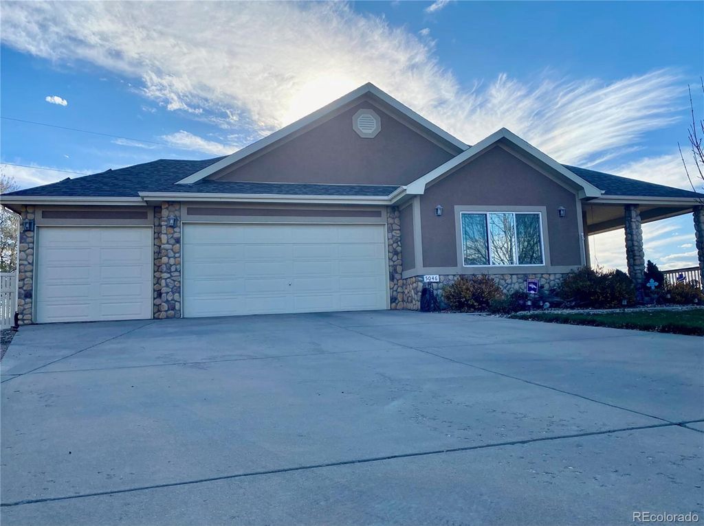 Photo of 5046 Rangeview Avenue, Longmont, CO 80504 (MLS # 7095078)