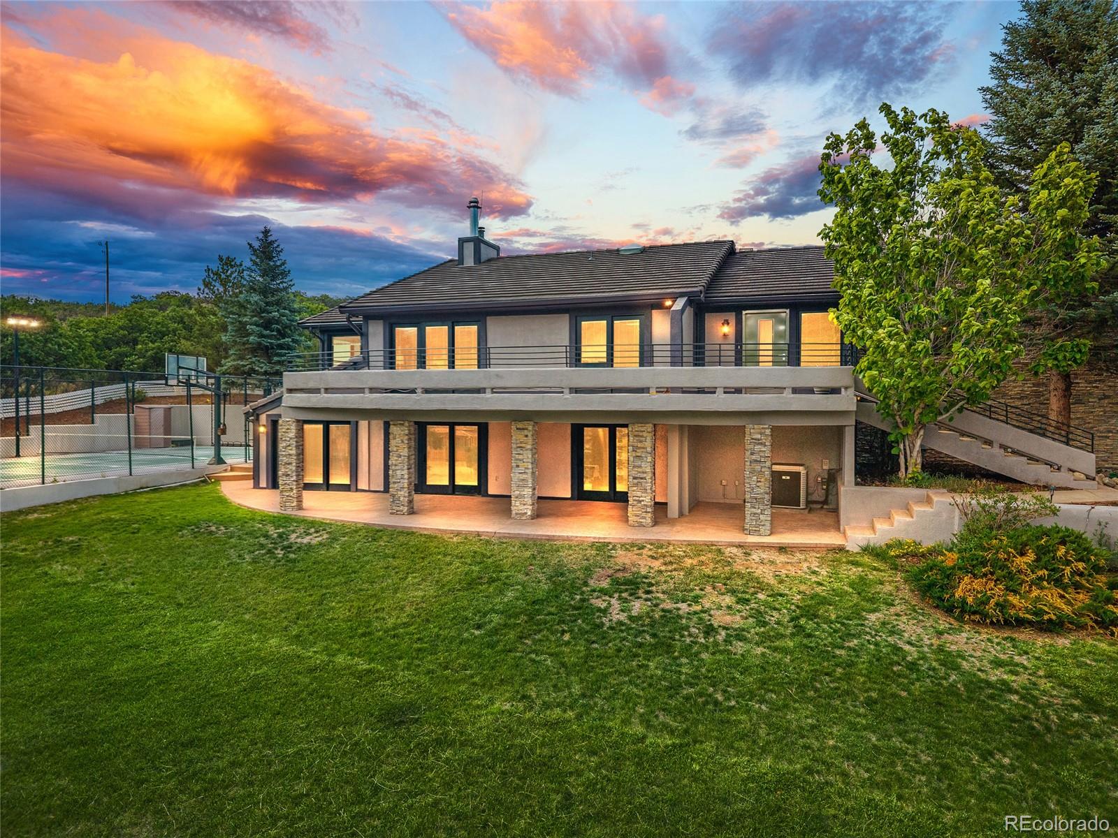 3572 White Bear Point