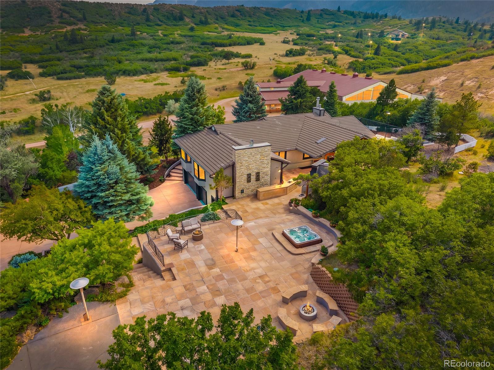3572 White Bear Point