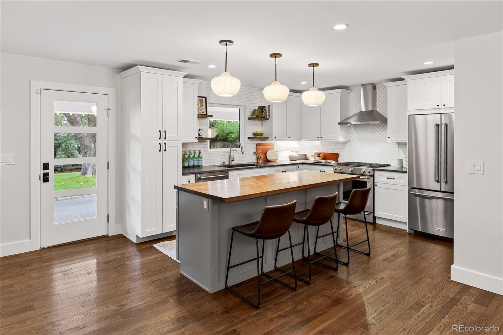 3823 S Hudson Street