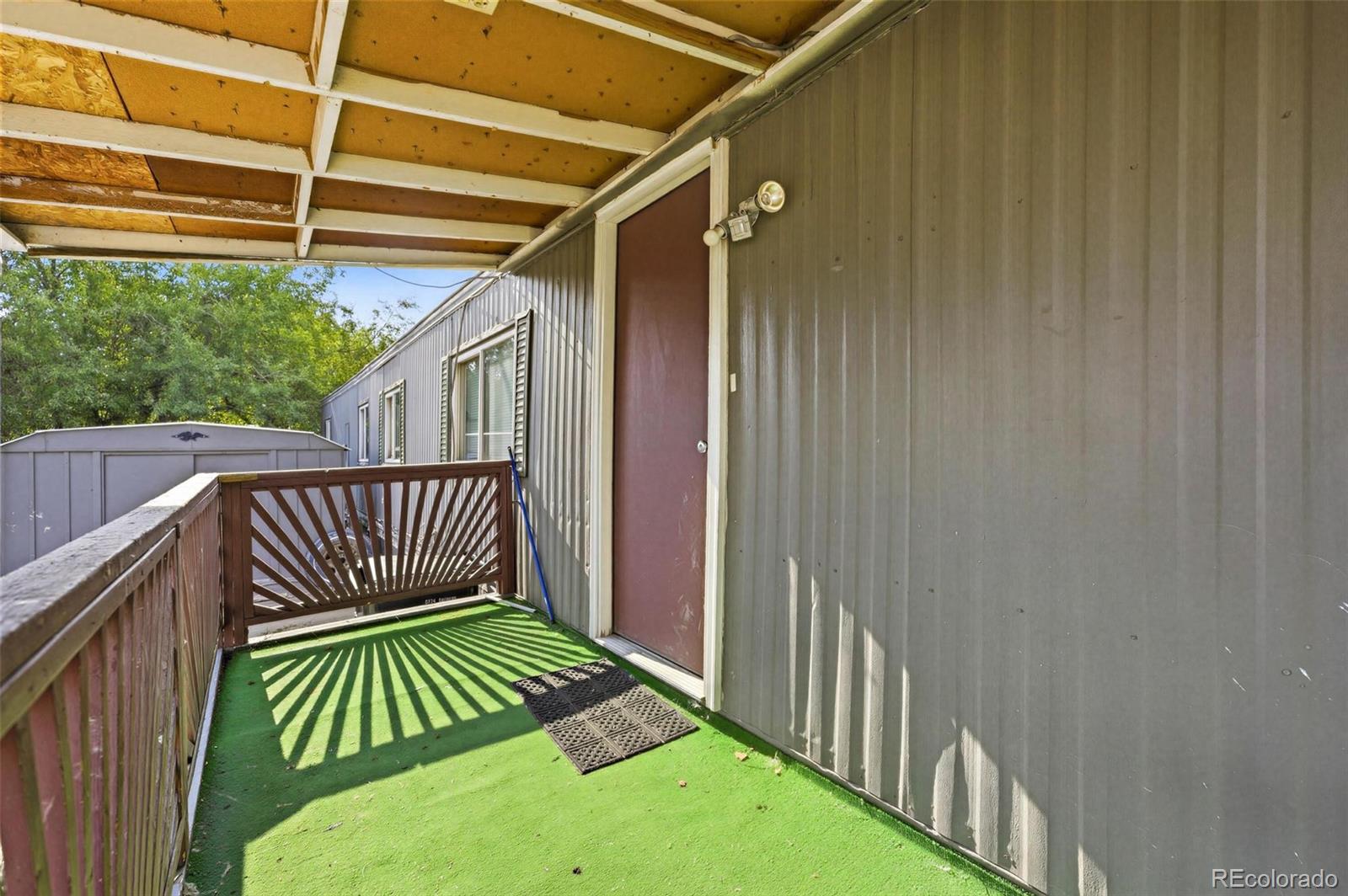 4210 E 100th