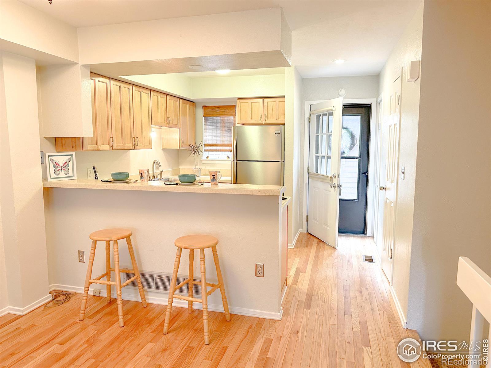 Photo 5 of 34 of 726 Julian Circle condo