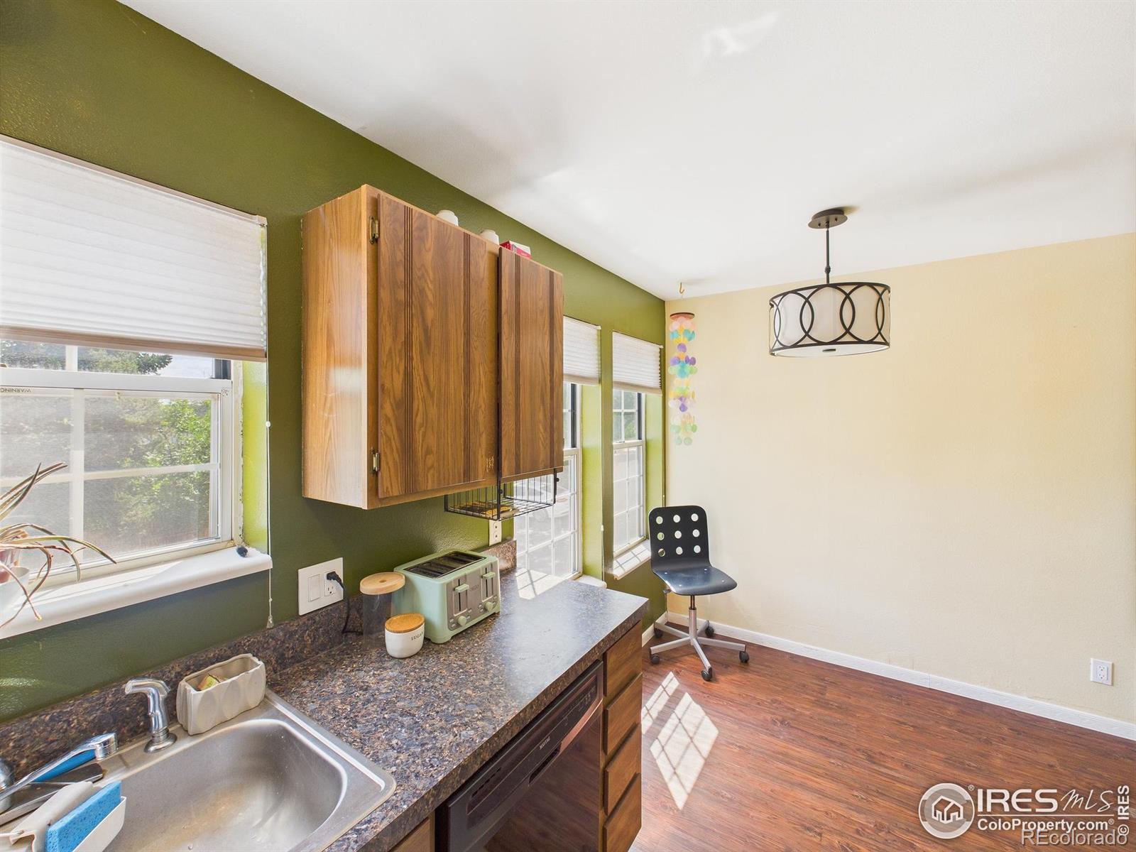 3200 Azalea Drive #6
