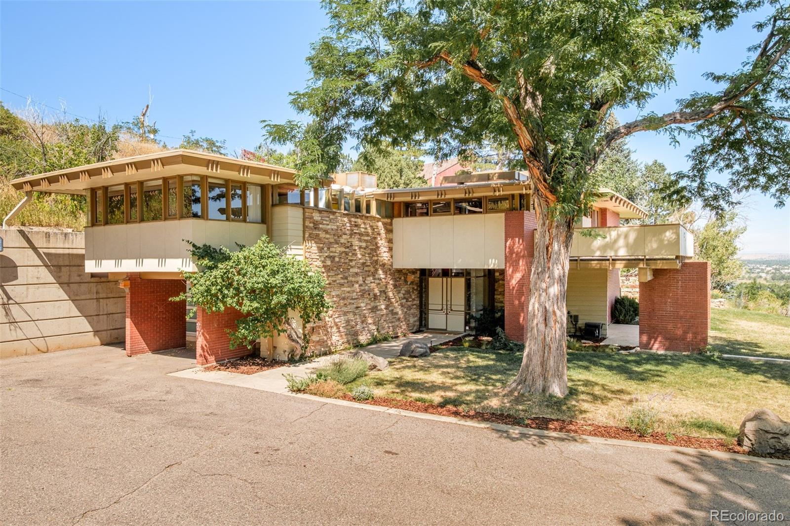 14596 Foothill Road