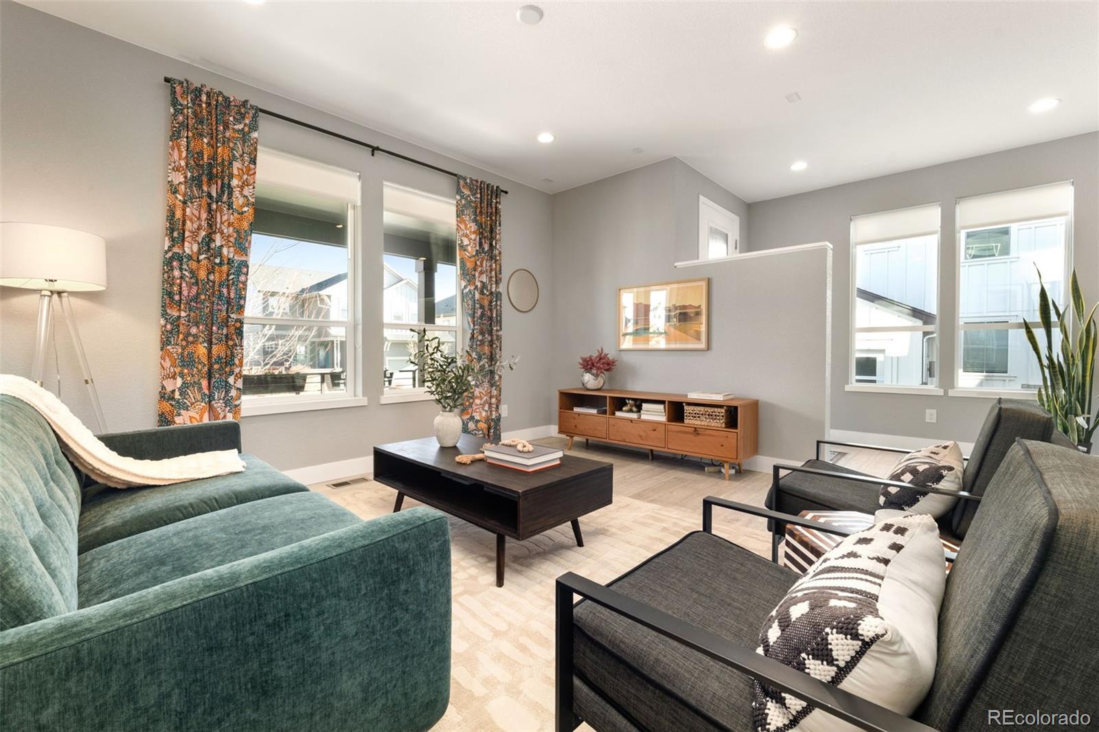 6743 Mariposa Street