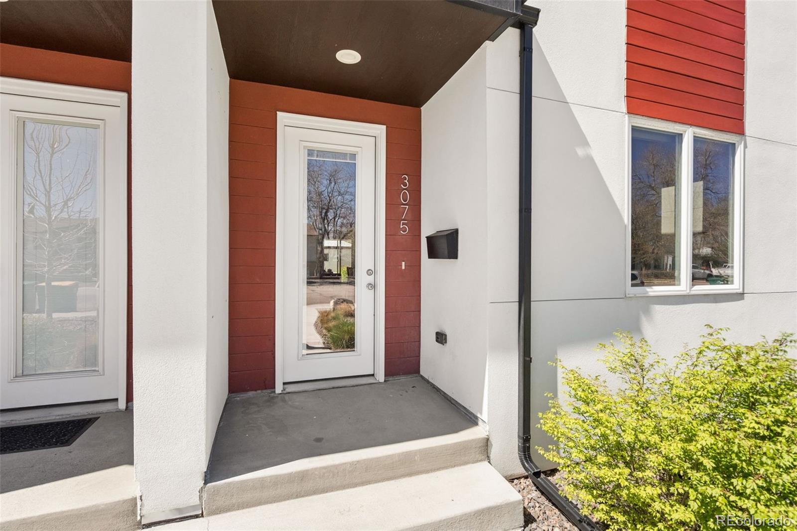 3075 S Delaware Street